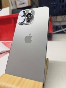 I phone 15 pro max Sliver Color