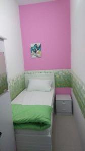 Solo male/female partition