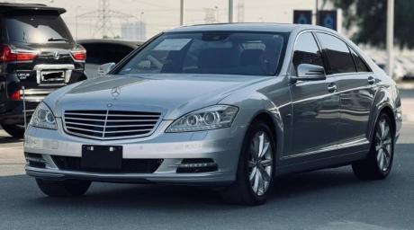 MERCEDES BENZ - S550