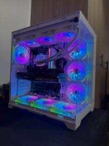 Brand New Ryzen 7 9800X3D