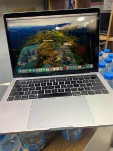 MacBook pro i7 2019 model