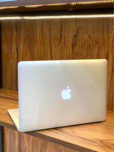 Mackbok Air 2015 Ci7 8gb ram 512 ssd