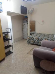 Family furniture room availble rent