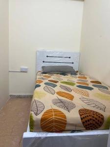 Room master bedroom Available