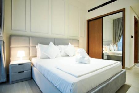 Luxury Airbnb-Furnished 1BR