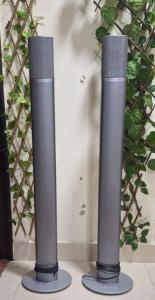 HARMAN KARDON 2 Speakers with Stand for Sale