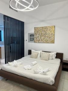 Available Studio in square tower (JVC)