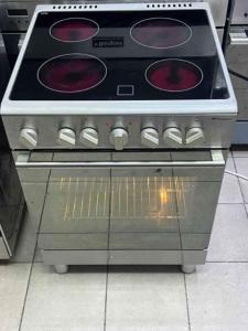 Bompani 4 hobs Electric cooker creamic