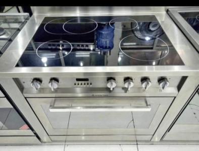 Ariston electric ceramic cooker