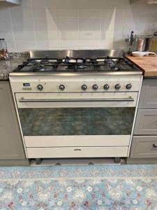 Smeg 5Hobs Latest Model Top Gas Oven Electric Cooker