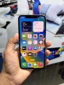 iPhone XS 64GB White